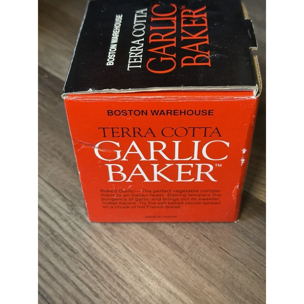 Boston Warehouse Terra Cotta Whole Garlic Baker